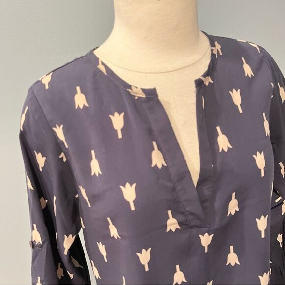 41 Hawthorn Ivy Tulip Print Roll Tab Sleeve Blouse Size Medium - Picture 3 of 8